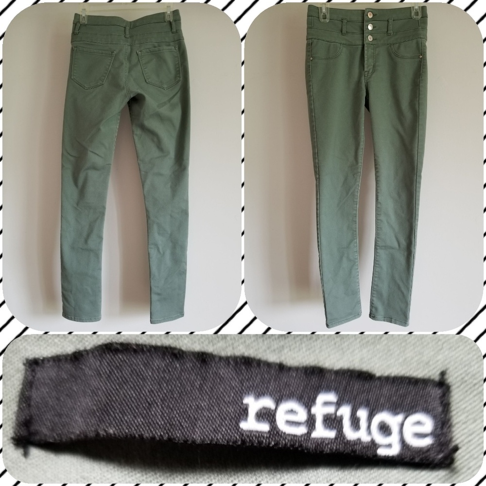 Refuge skinny pant green gold buttons 6 stretch